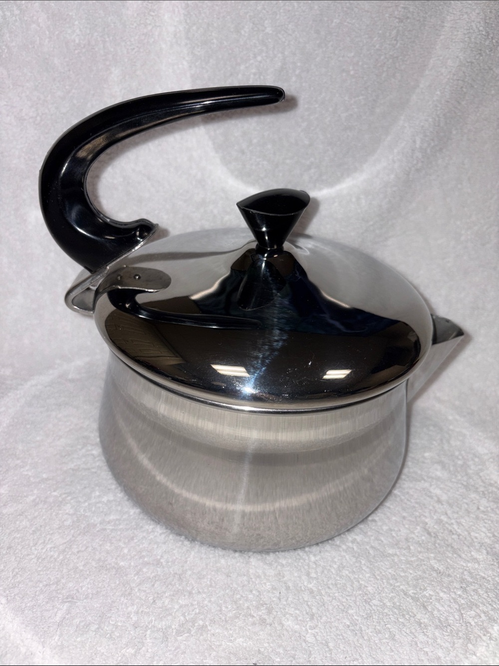 Farberware Stainless Steel Tea Kettle with Black Handle and Knob mcm sleek vtg